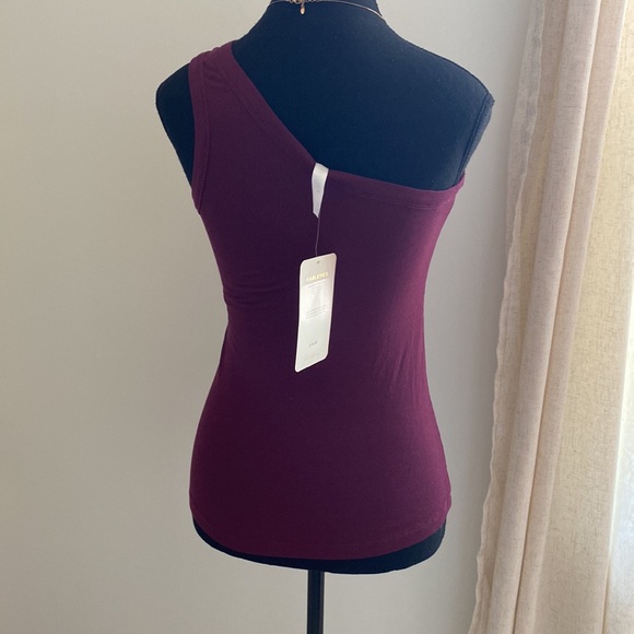 Fabletics one shoulder top - Picture 2 of 4